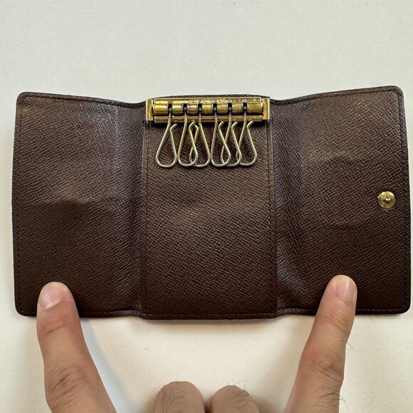 Louis Vuitton Keyholder - Picture 4 of 8